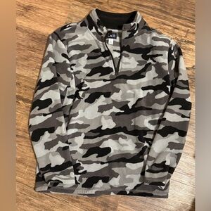 Boys Fleece Black Camo Pullover
XL (14-16)